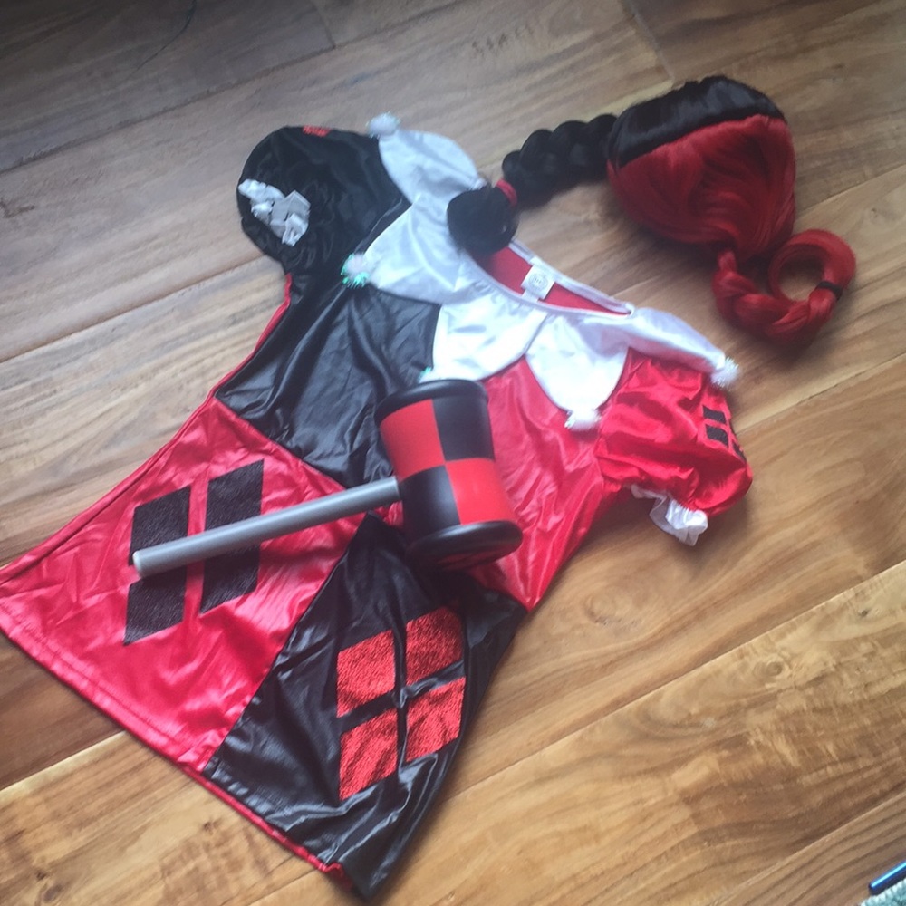 Harley Quinn Modest Top, Wig and Mallet